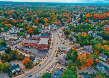 10 Famous Singers from New Hampshire