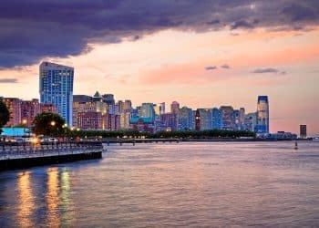 10 Famous Singers from New Jersey