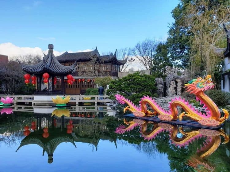 10 Famous Singers from Oregon