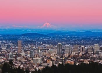 10 Famous Singers from Oregon