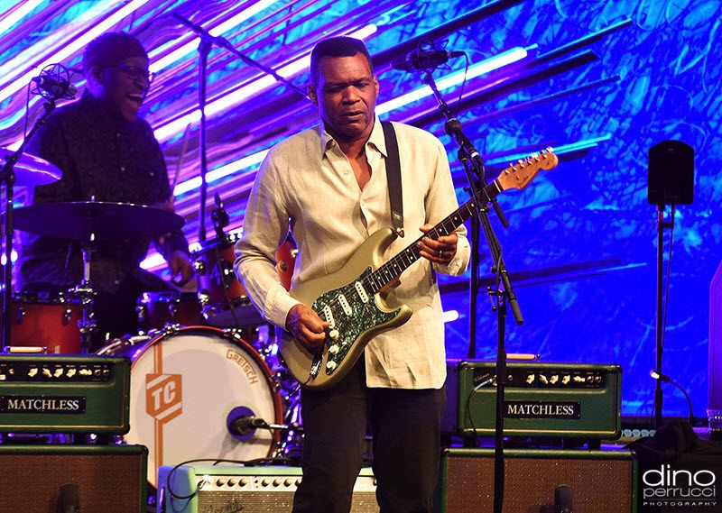 10 Best Robert Cray Band Songs of All Time - Singersroom.com