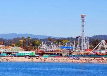 10 Famous Singers from California