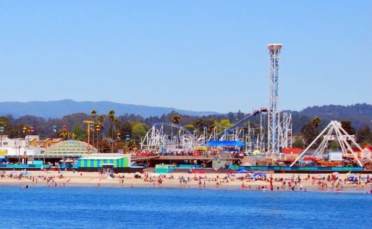 10 Famous Singers from California