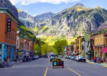 10 Famous Singers from Colorado