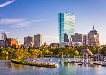 10 Famous Singers from Massachusetts