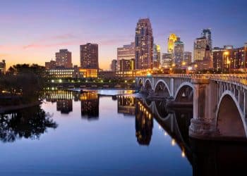 10 Famous Singers from Minnesota