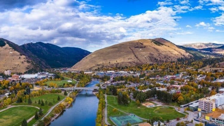 10 Famous Singers from Montana