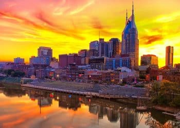 10 Famous Singers from Tennessee