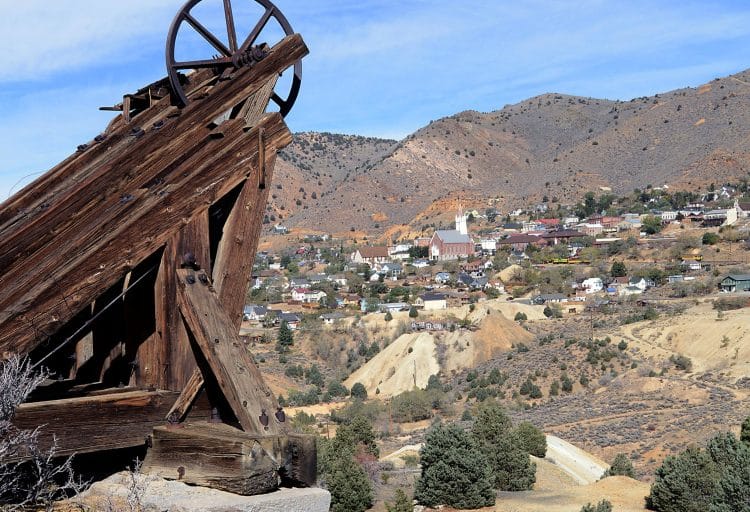 10 Famous Singers from Virginia