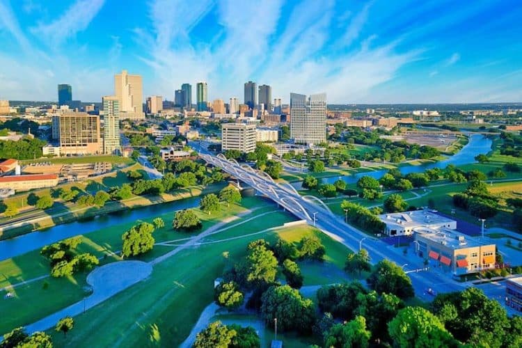 10 Famous Singers from Texas