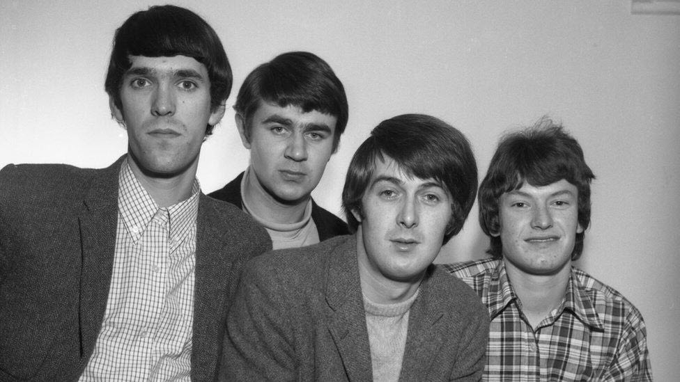 10 Best The Spencer Davis Group Songs of All Time - Singersroom.com