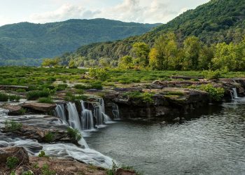 10 Famous Singers from Vermont