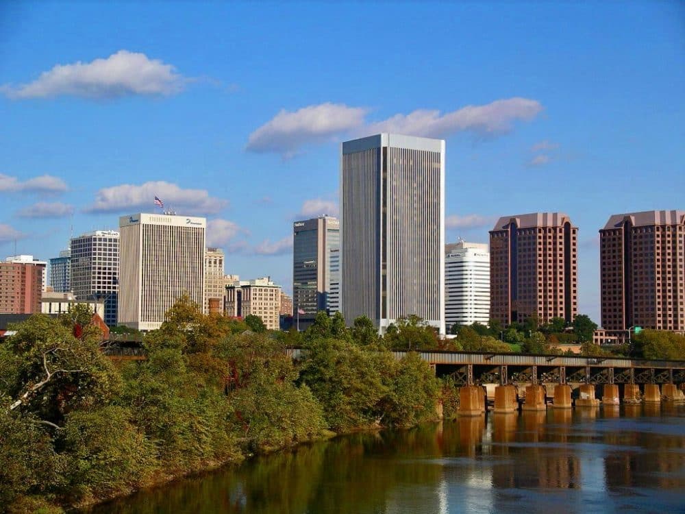 10 Famous Singers from Virginia