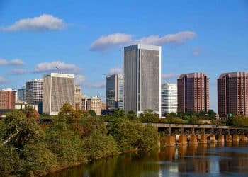 10 Famous Singers from Virginia