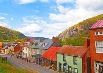 10 Famous Singers from West Virginia