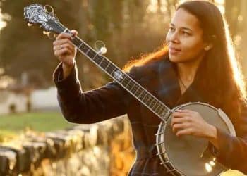 15 Best Folk Music Singers of All Time