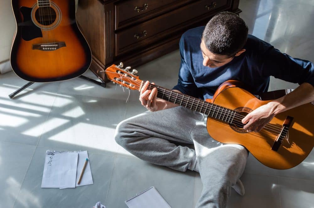 15 Best Guitar Players of All Time