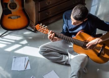 15 Best Guitar Players of All Time