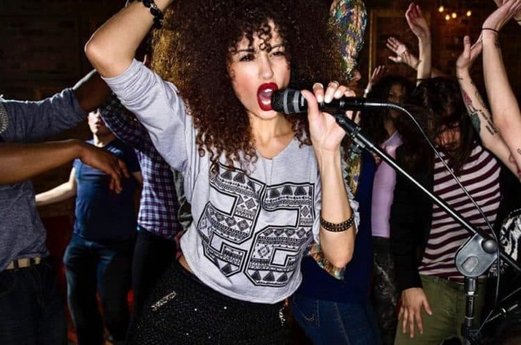 15 Best Karaoke Singers of All Time