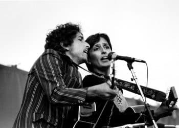 15 Best Folk Music Singers of All Time