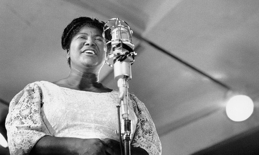 15 Best Christian Gospel Singers of All Time