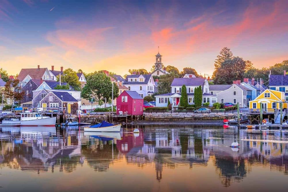 10 Famous Singers from New Hampshire