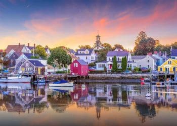 10 Famous Singers from New Hampshire