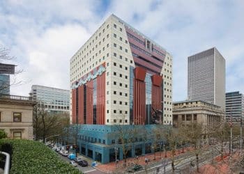 10 Famous Singers from Oregon