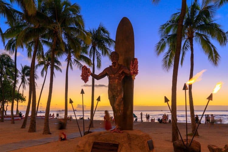 10 Famous Singers from Hawaii