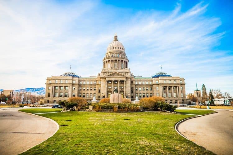 10 Famous Singers from Idaho