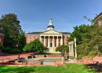 10 Famous Singers from Maryland