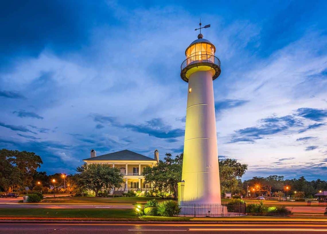 10 Famous Singers from Mississippi