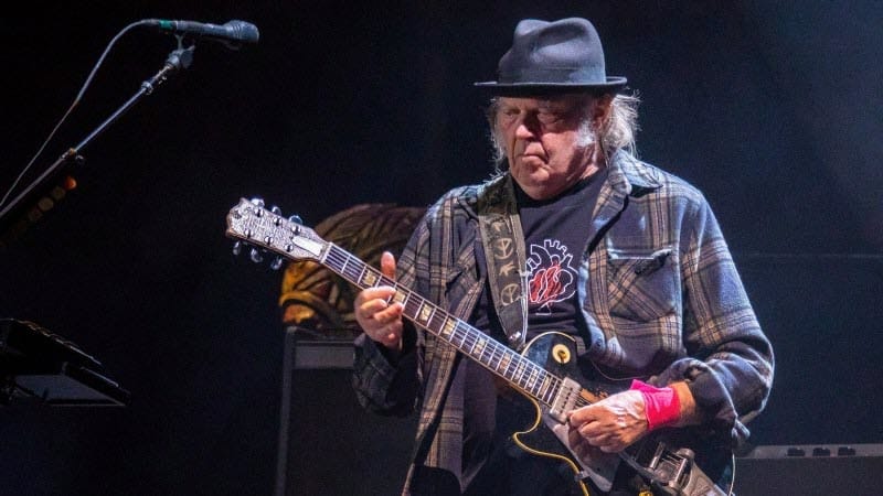 10 Best Neil Young Songs of All Time - Singersroom.com