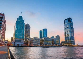 10 Famous Singers from New Jersey