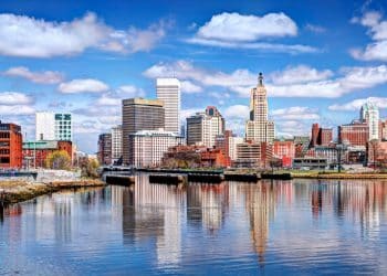 10 Famous Singers from Rhode Island