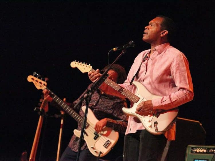 10 Best Robert Cray Band Songs of All Time