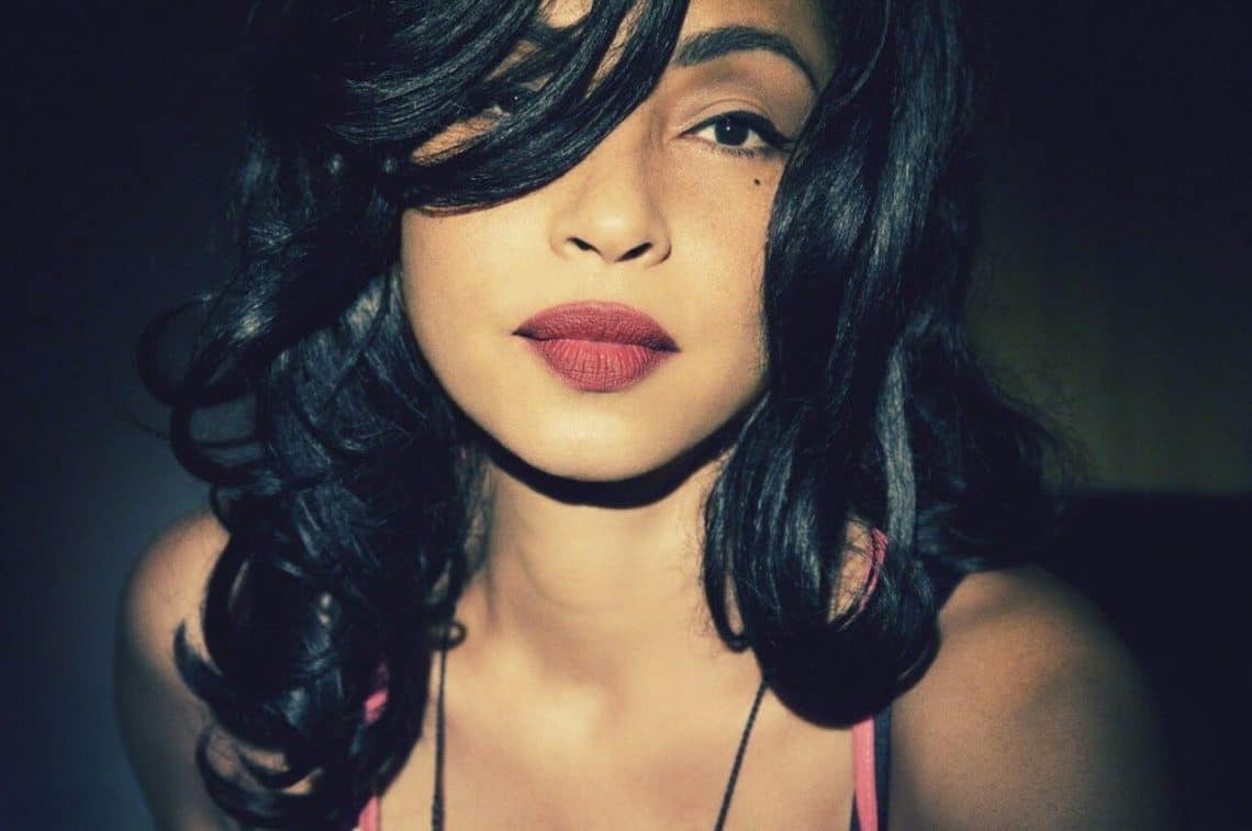 10 Best Sade Songs of All Time - Singersroom.com