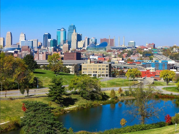 10 Famous Singers from Kansas