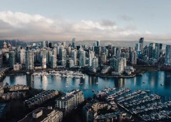 10 Famous Singers from Canada