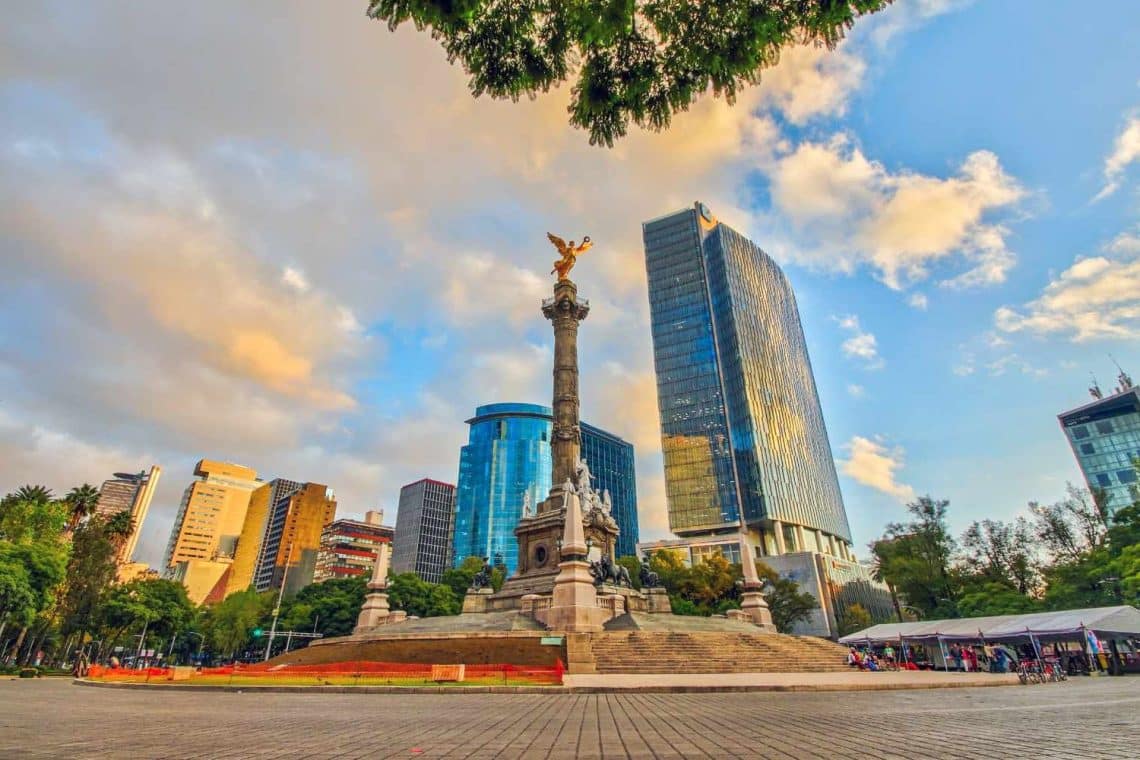 10 Famous Singers from Mexico