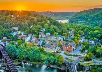 10 Famous Singers from West Virginia