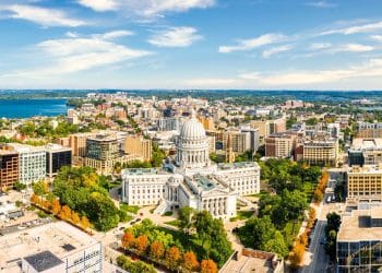 10 Famous Singers from Wisconsin