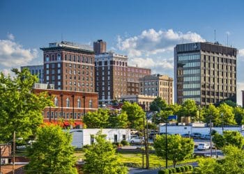 10 Famous Singers from South Carolina