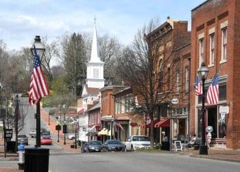 10 Famous Singers from Tennessee