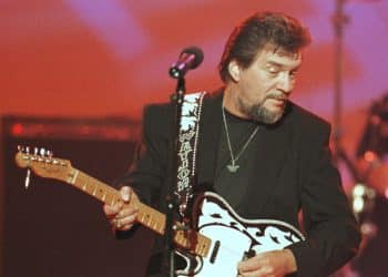 10 Best Waylon Jennings Songs of All Time
