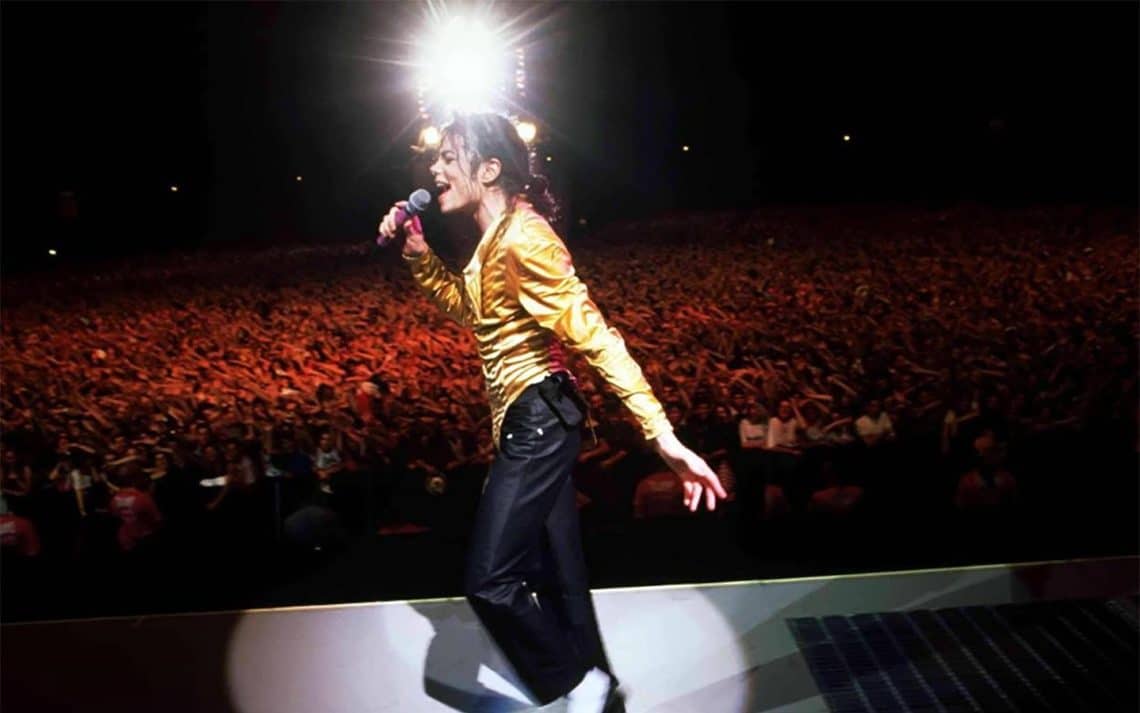 15 Best Male Singers of All Time