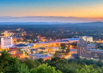 10 Famous Singers from Arkansas