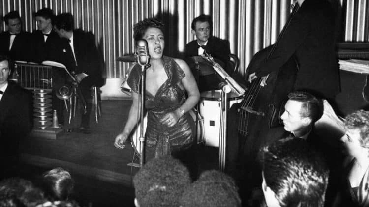 15 Best Female Singers of All Time