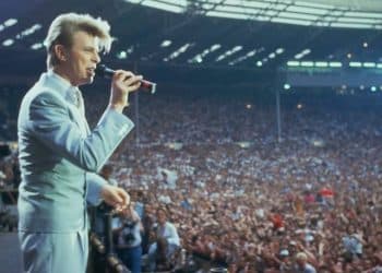 15 Best Male Singers of All Time