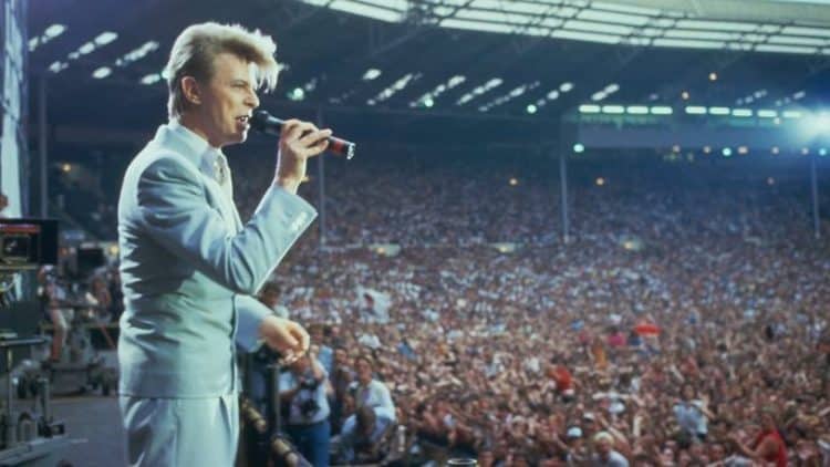 15 Best Male Singers of All Time